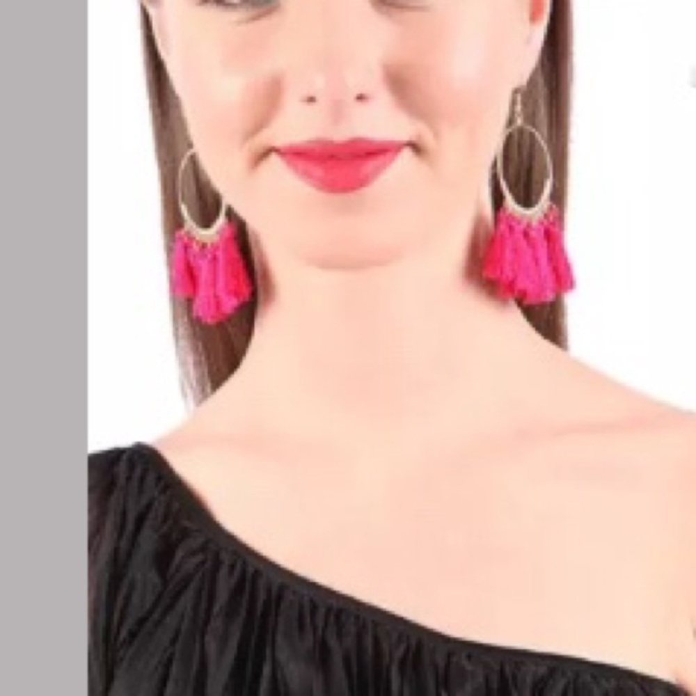🌼 5 for $25🌼
. 🎉HP🎉Hoop Tassel Earring - Picture 4 of 7